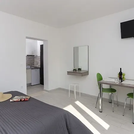 Ξενοδοχείο Providenca 3*